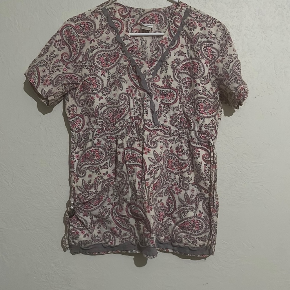Scrub top size medium.